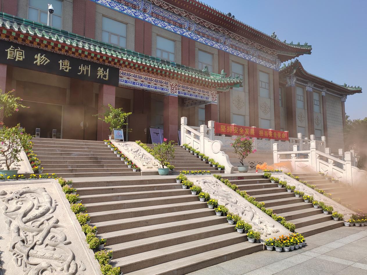 7458195615001d8286c7bea999747d7